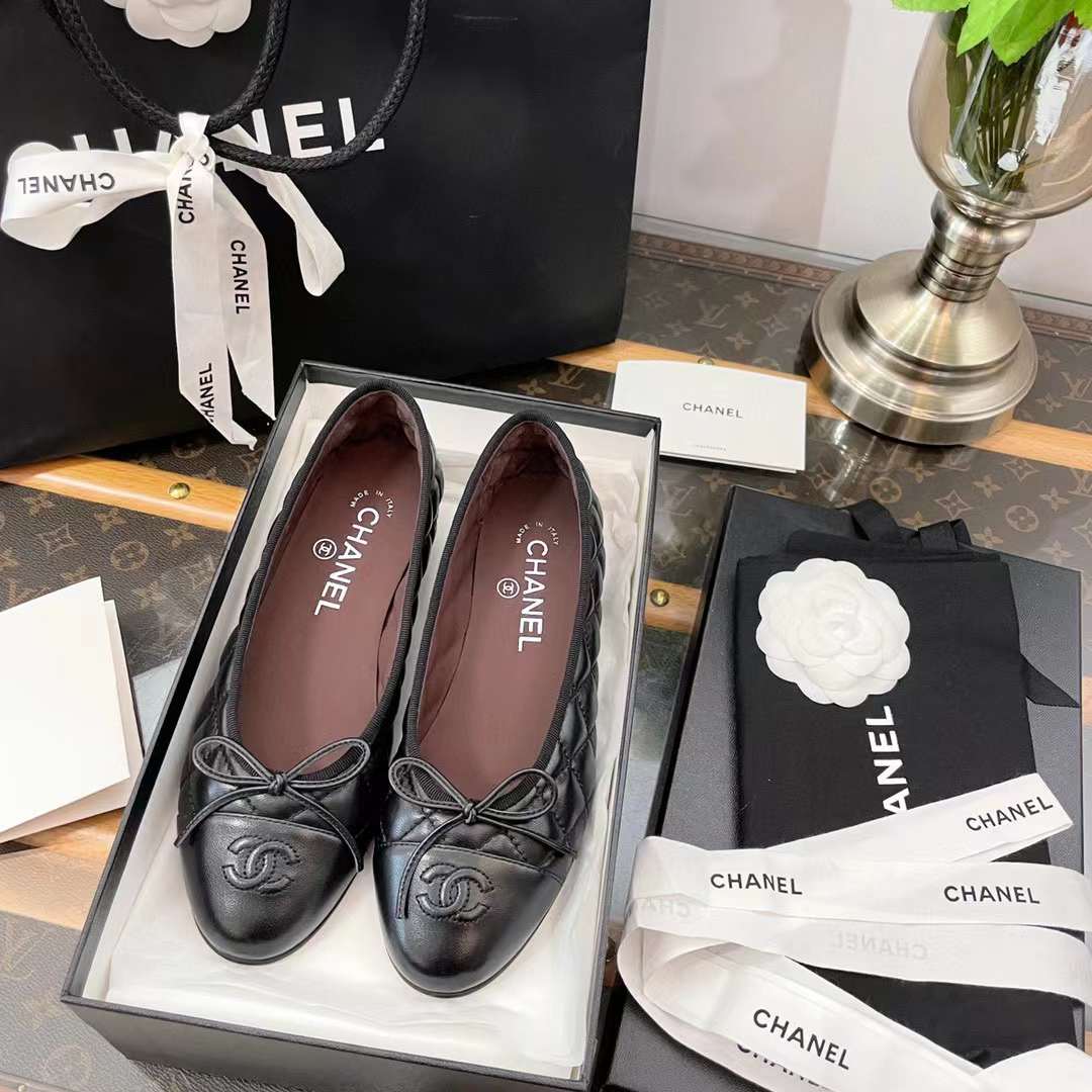 Chanel Classic ballet flats view 2