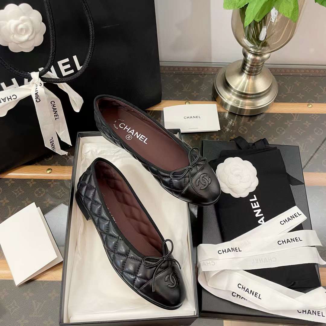 Chanel Classic ballet flats view 3