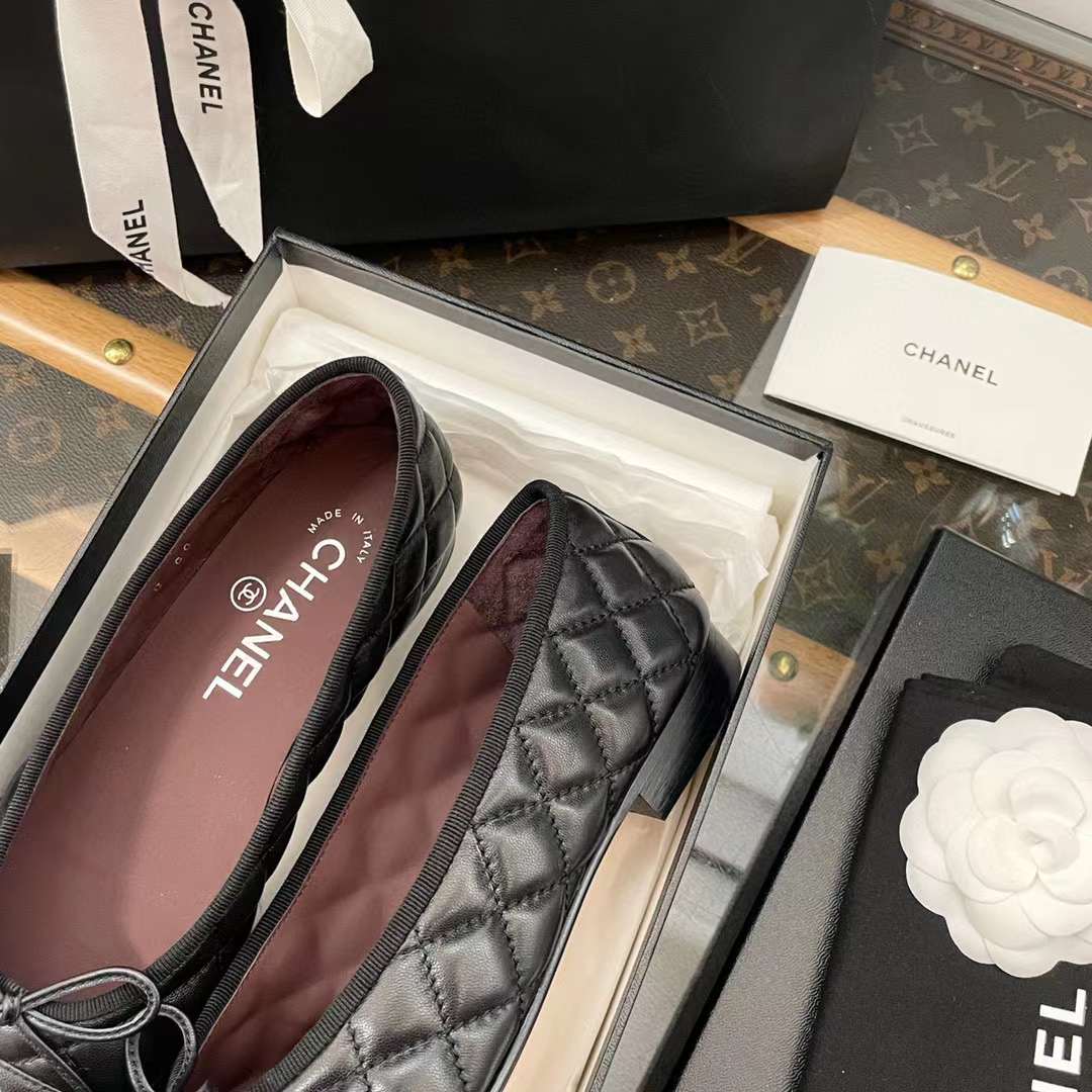 Chanel Classic ballet flats view 4