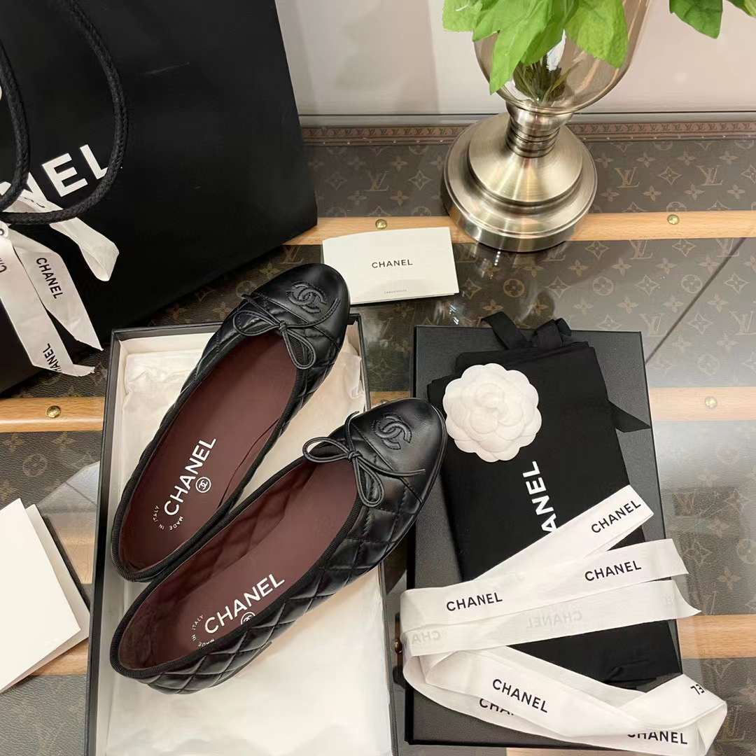 Chanel Classic ballet flats view 7