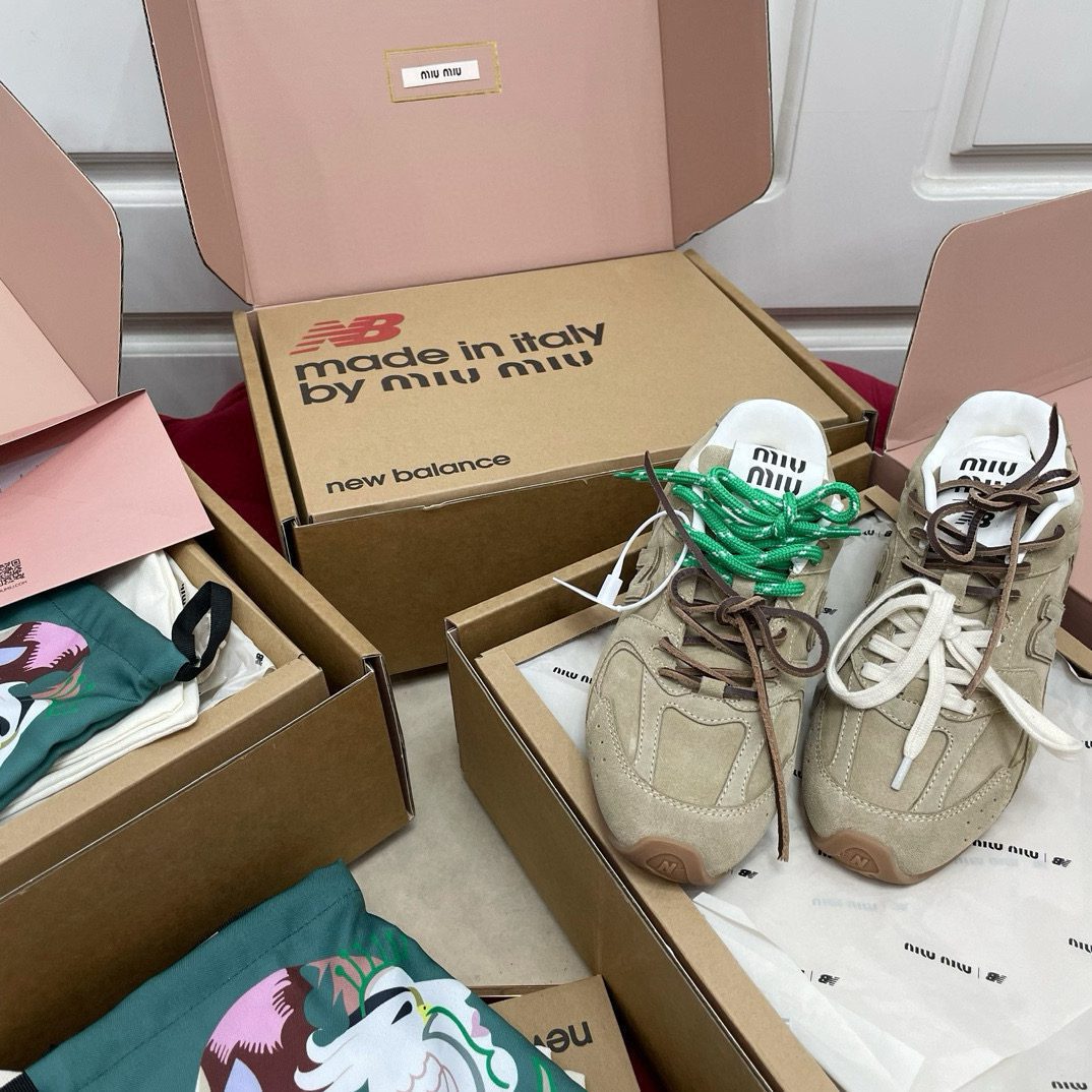 Miu Miu & NEW BALANCE 530 SL sneaker view 2