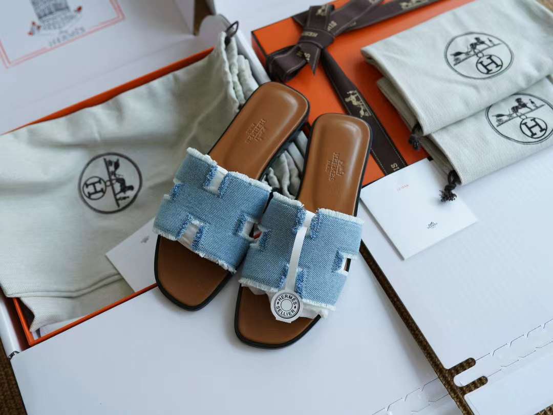 Hermès ORAN Denim slippers view 1