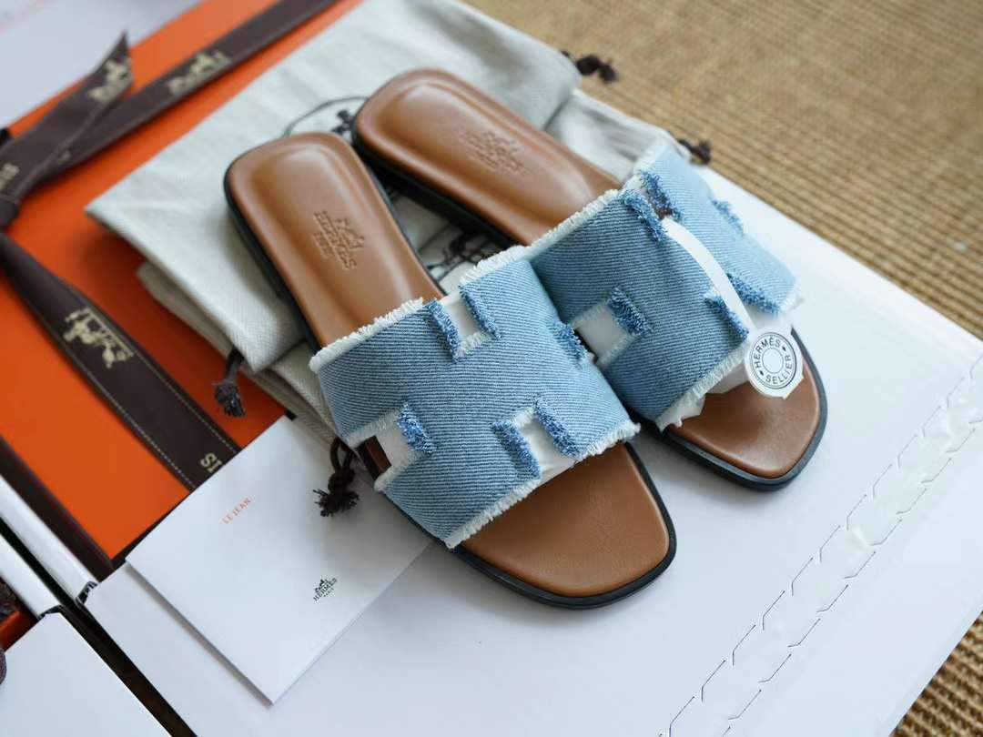 Hermès ORAN Denim slippers view 2