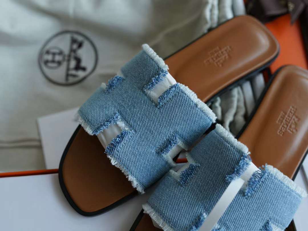 Hermès ORAN Denim slippers view 3