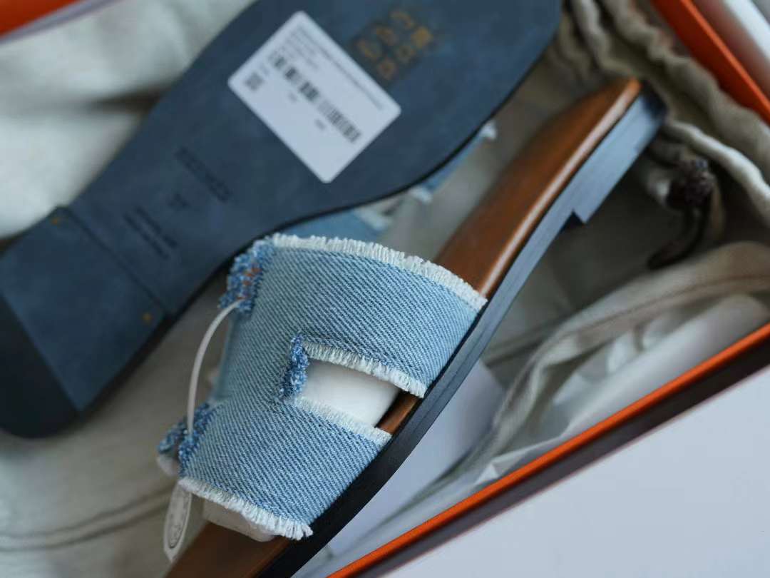 Hermès ORAN Denim slippers view 5