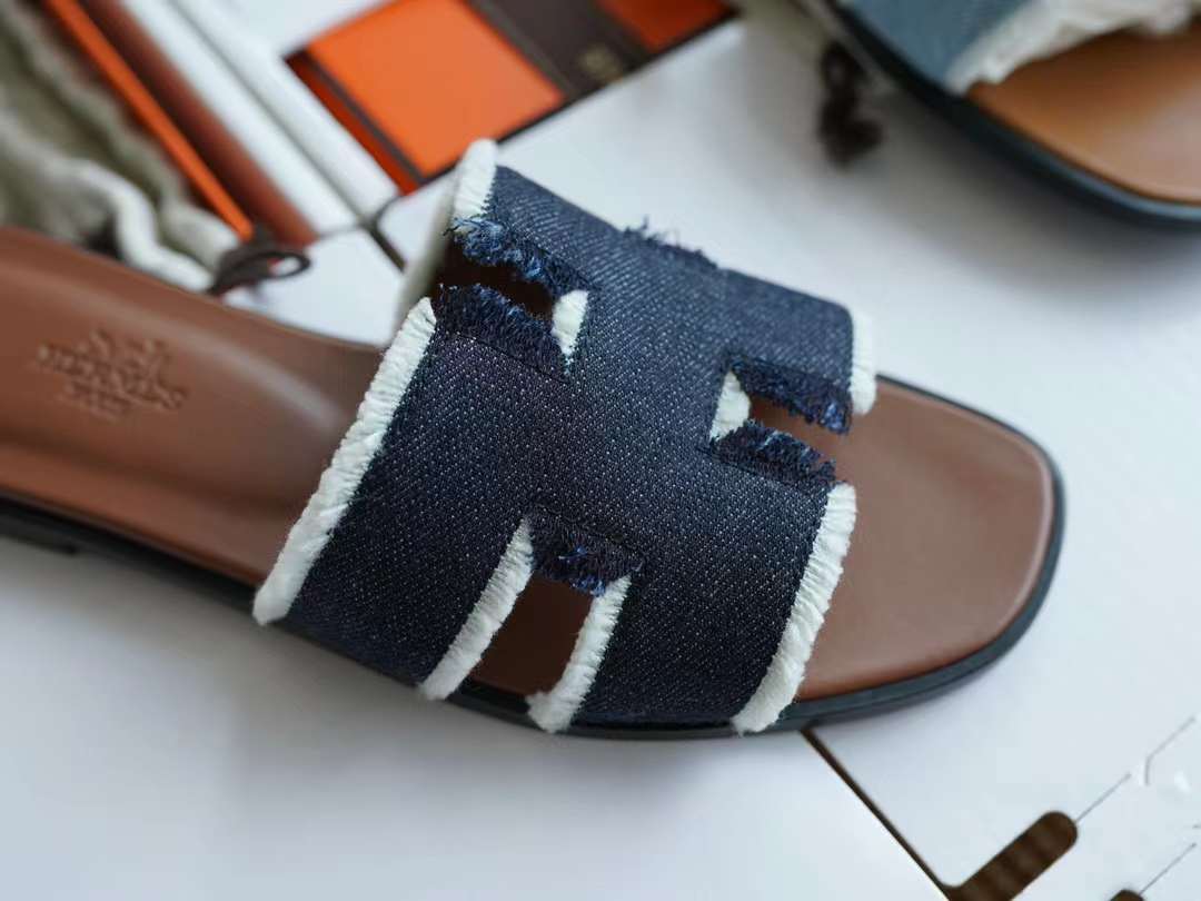 Hermès ORAN Denim slippers view 9