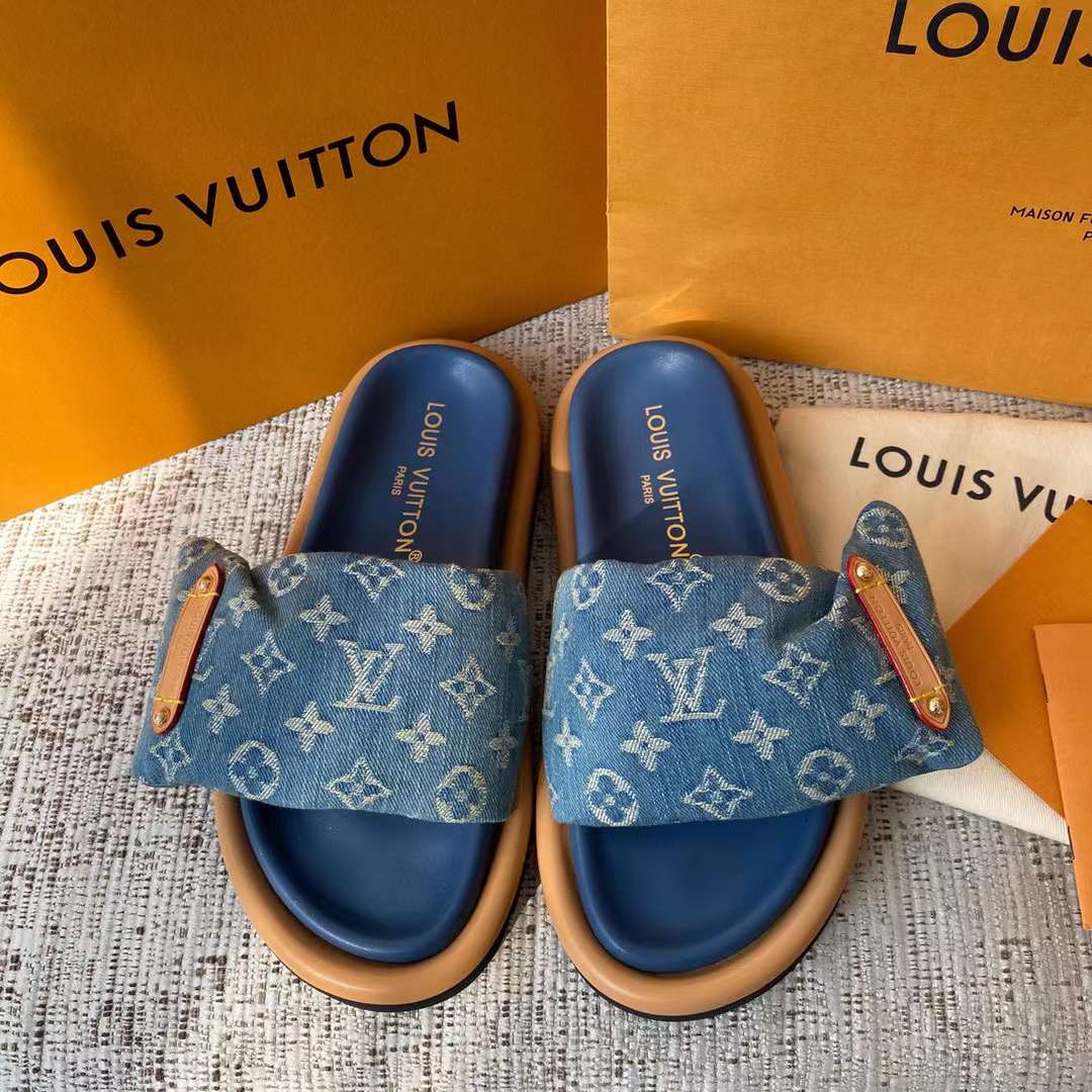 Louis Vuitton Pool Pillow Comfort slipper view 4