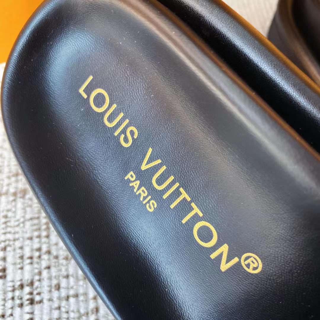Louis Vuitton Pool Pillow Comfort slipper view 6