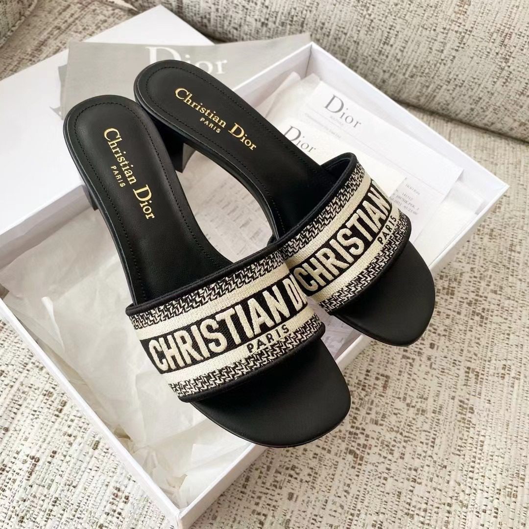 Dior DWAY Embroidered slippers view 3