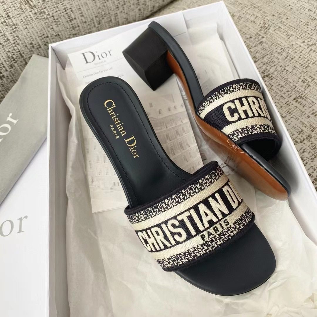 Dior DWAY Embroidered slippers view 4