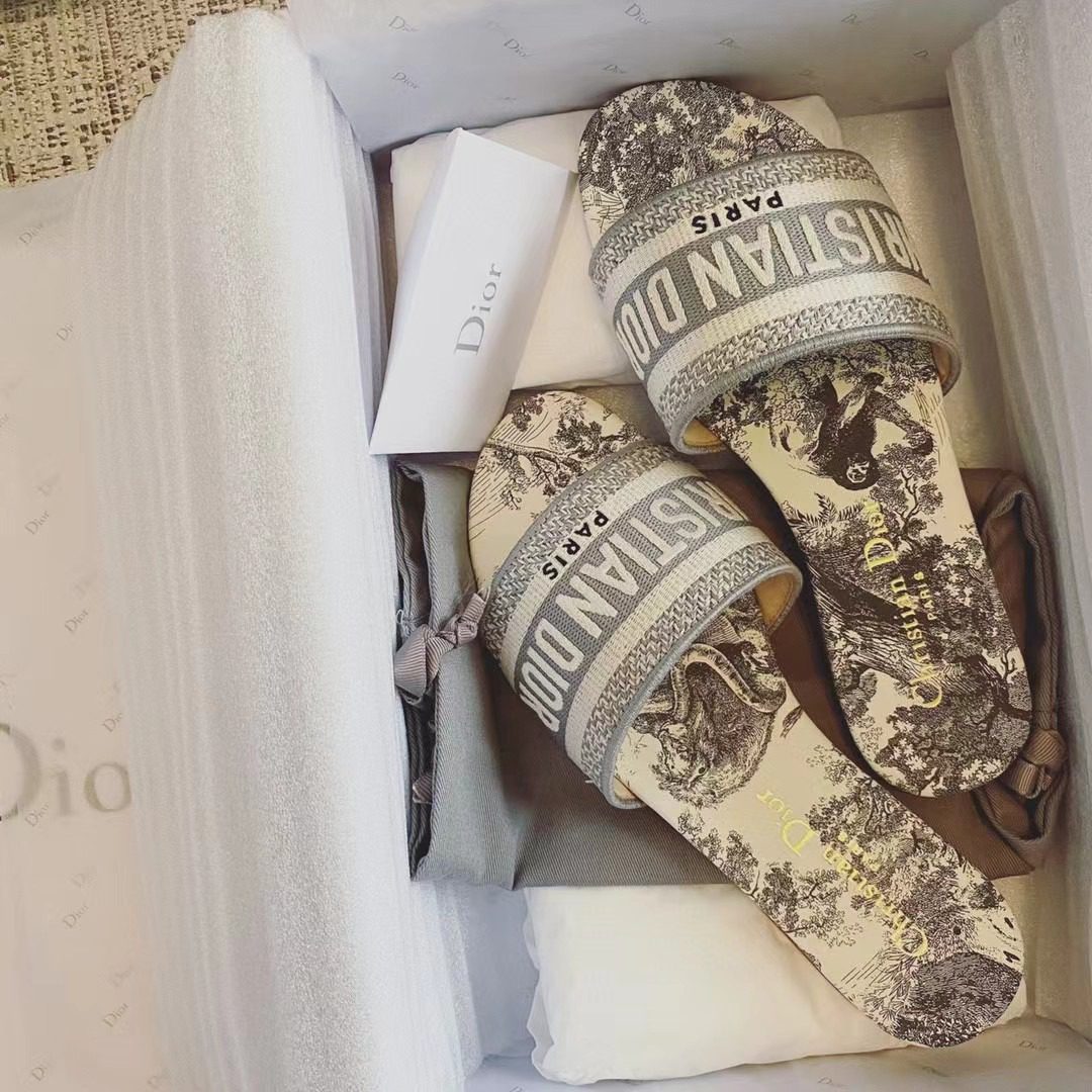 Dior DWAY Embroidered slippers view 1