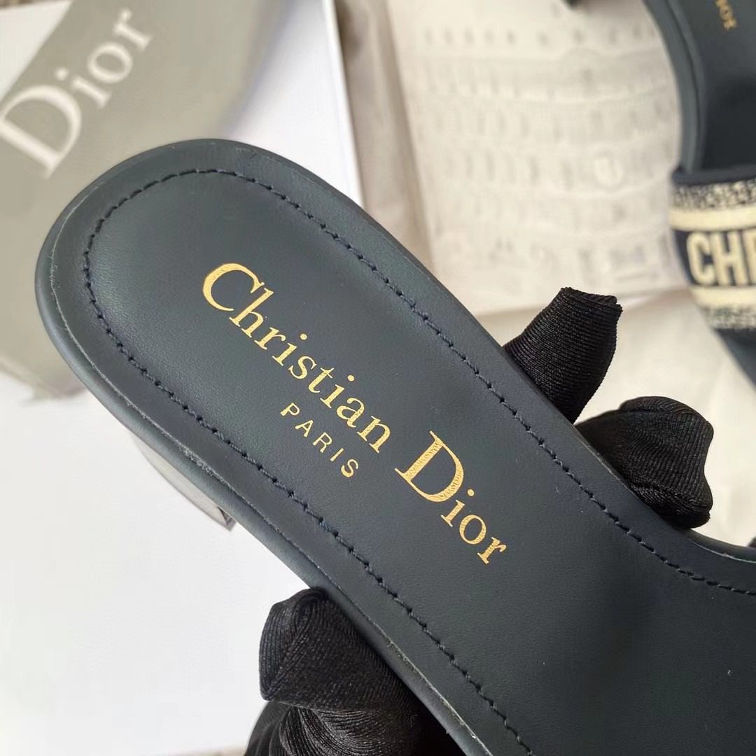 Dior DWAY Embroidered slippers view 4