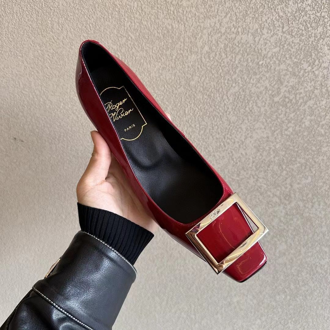 Roger Vivier classics high-heeled shoes view 4