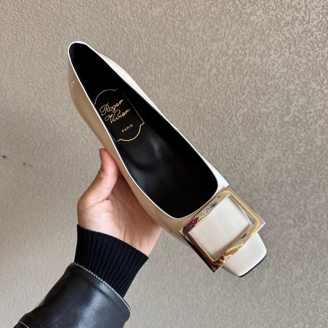 Roger Vivier classics high-heeled shoes view 5