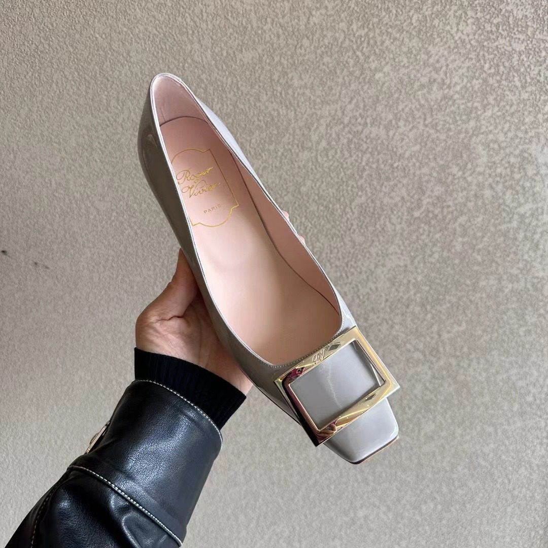 Roger Vivier classics high-heeled shoes view 6