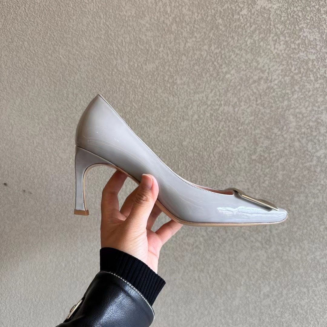 Roger Vivier classics high-heeled shoes view 8