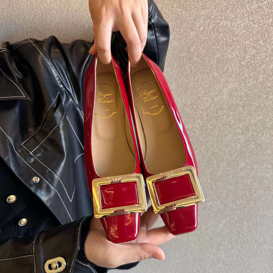 Roger Vivier classics high-heeled shoes view 5