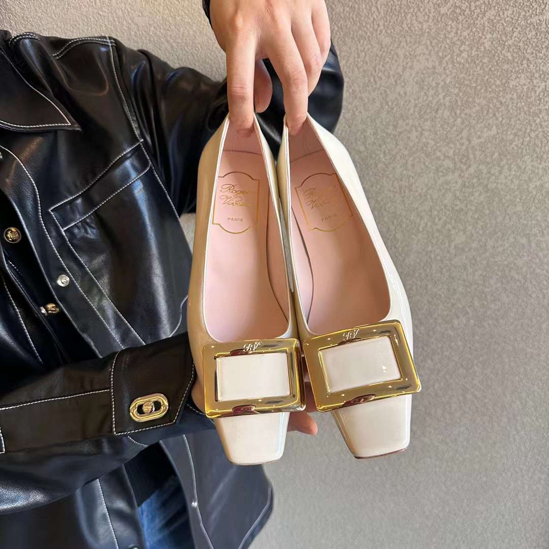Roger Vivier classics high-heeled shoes view 6