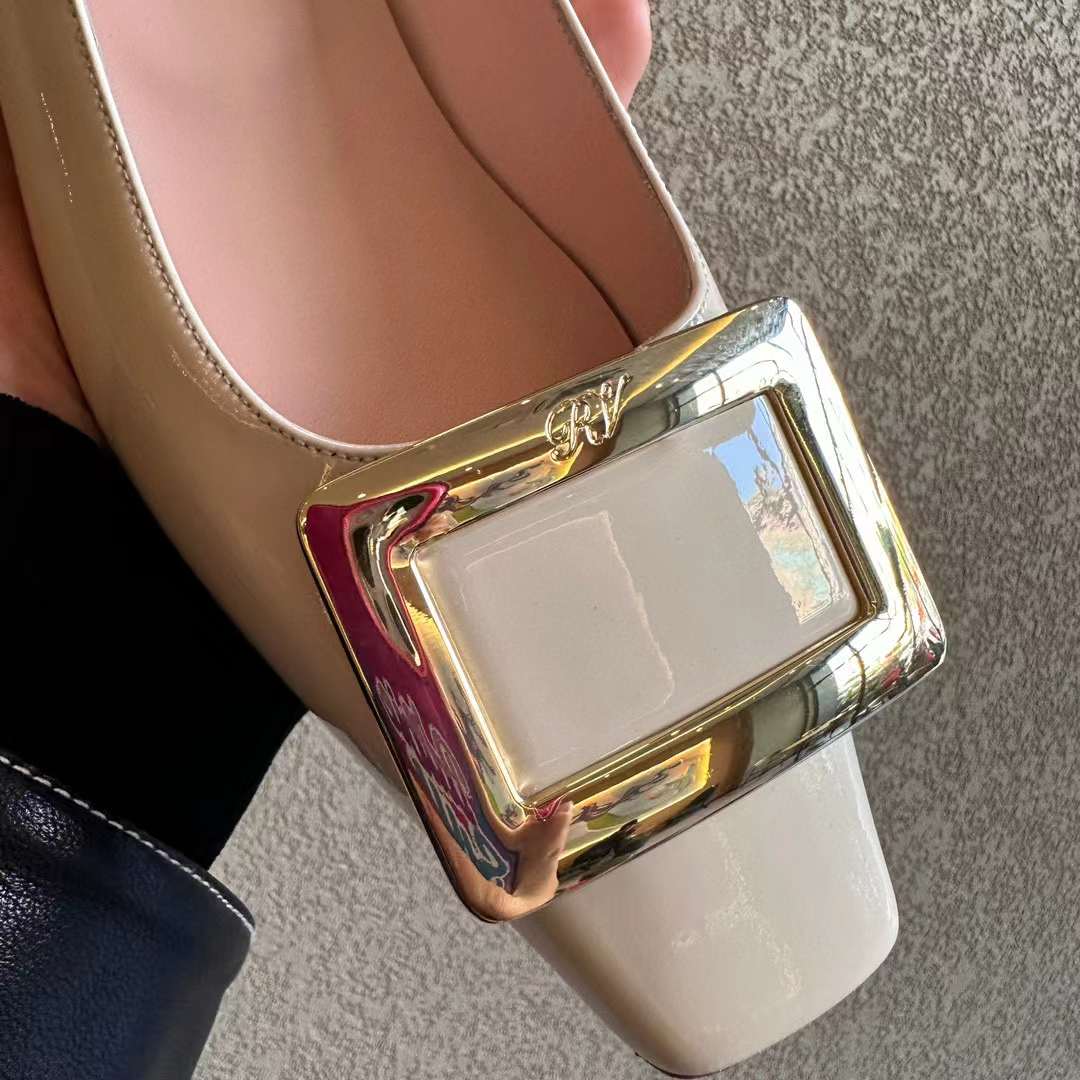 Roger Vivier classics high-heeled shoes view 7