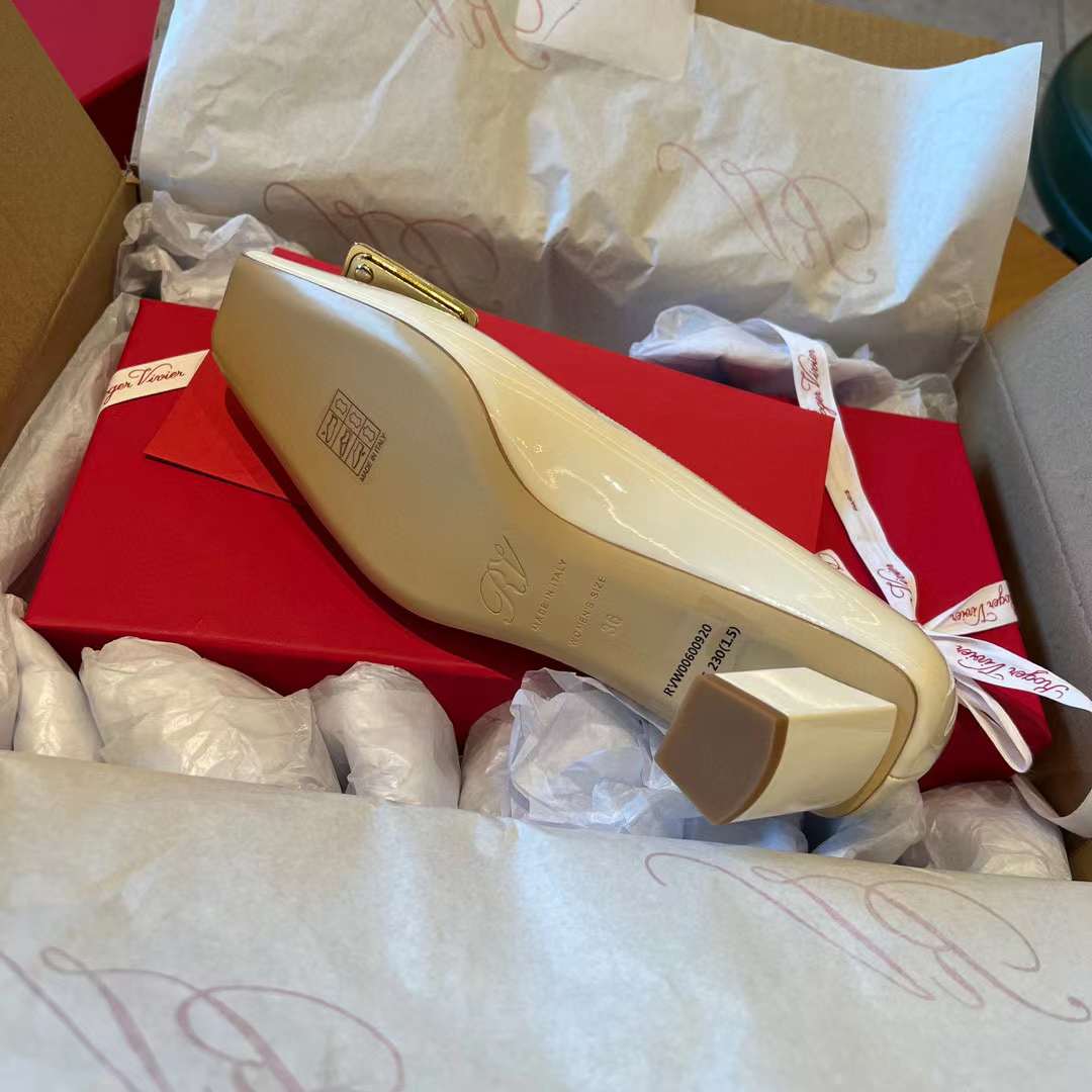 Roger Vivier classics high-heeled shoes view 8