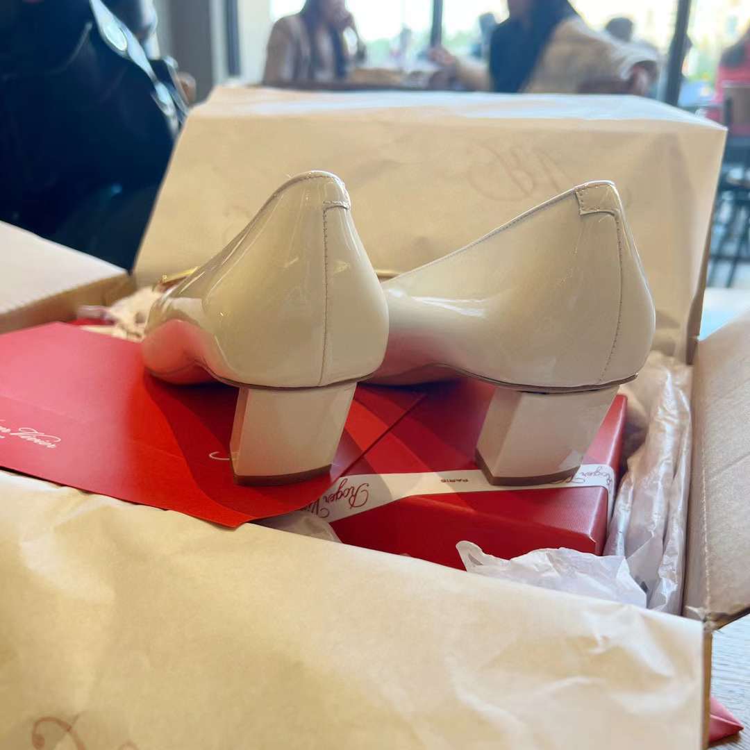 Roger Vivier classics high-heeled shoes view 9