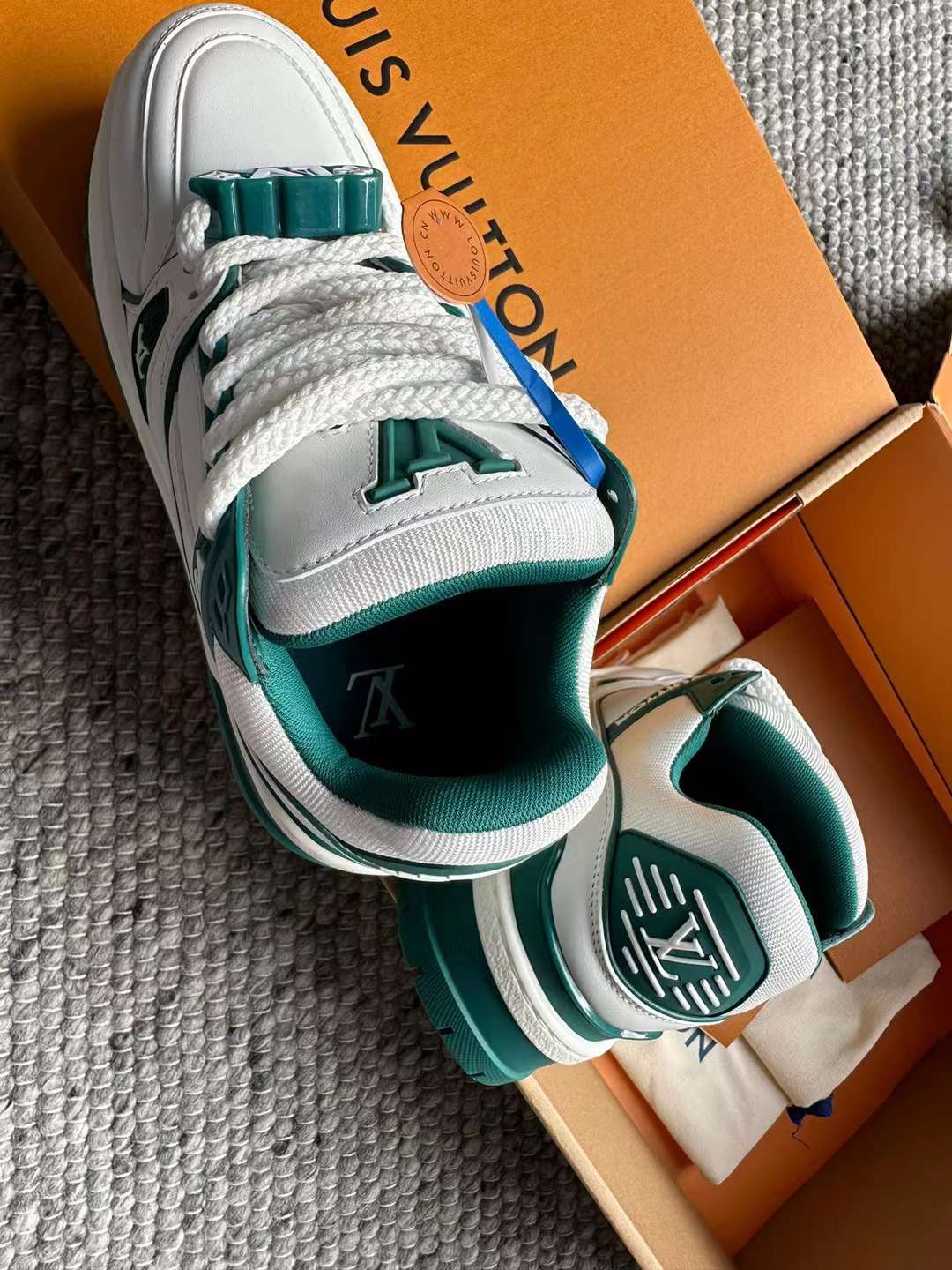 Louis Vuitton Trainer Maxi view 3