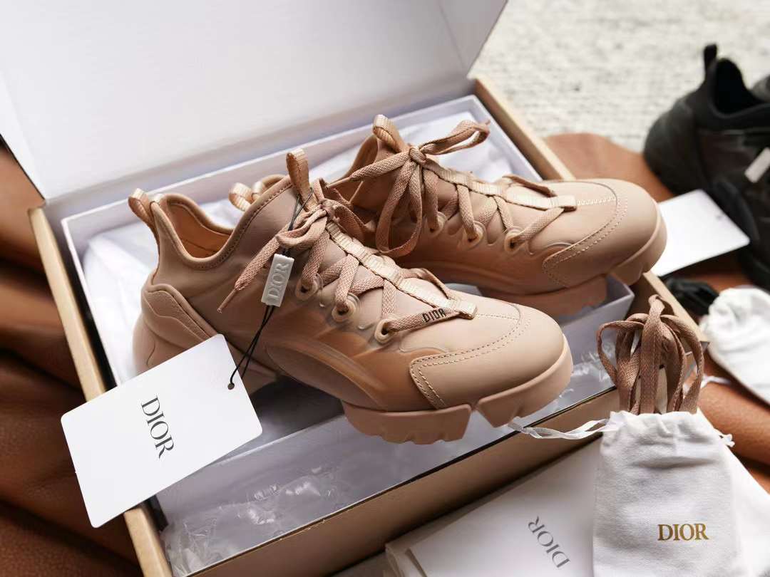 Dior Sneakers view 1