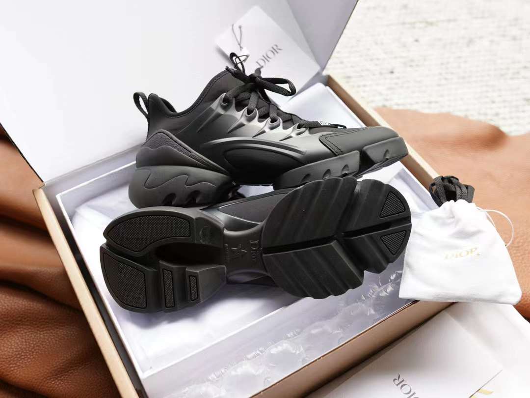 Dior Sneakers view 2
