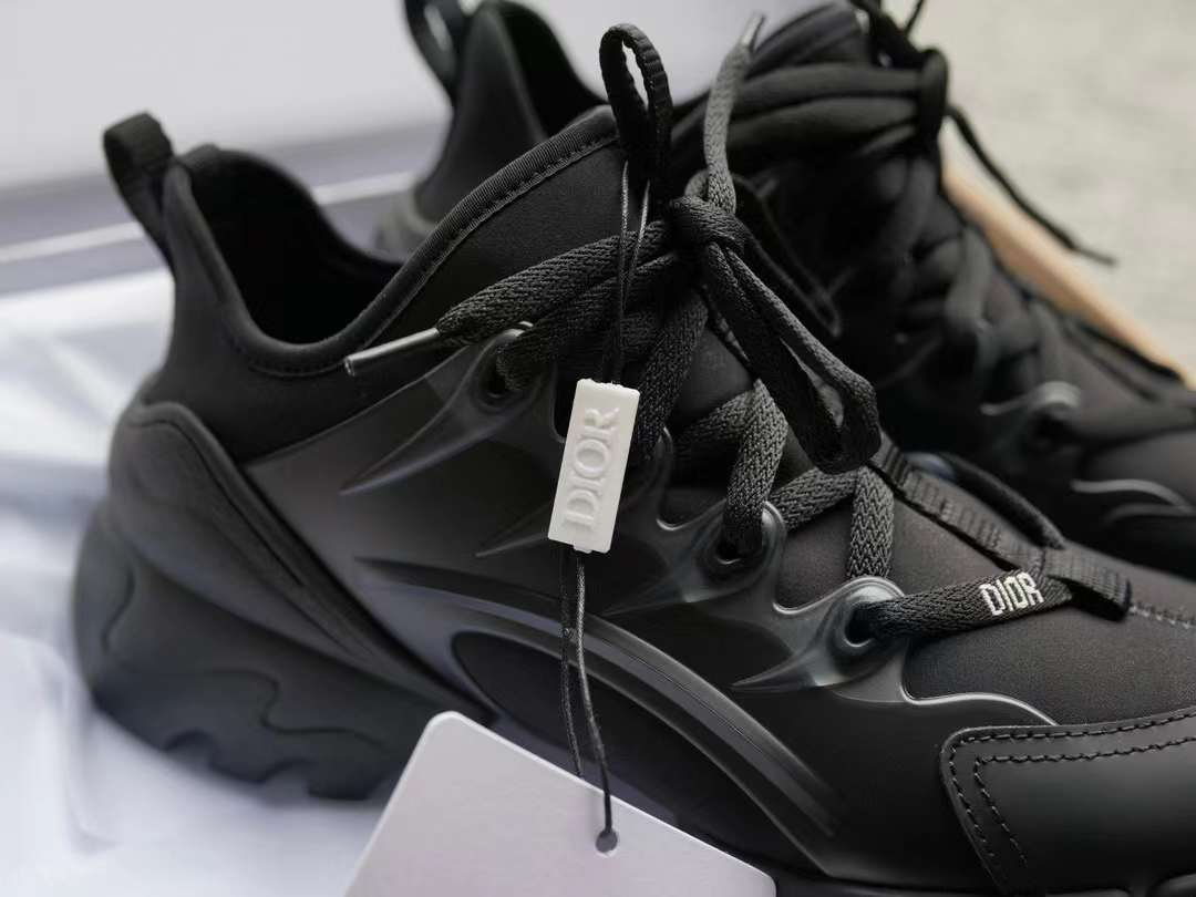 Dior Sneakers view 4