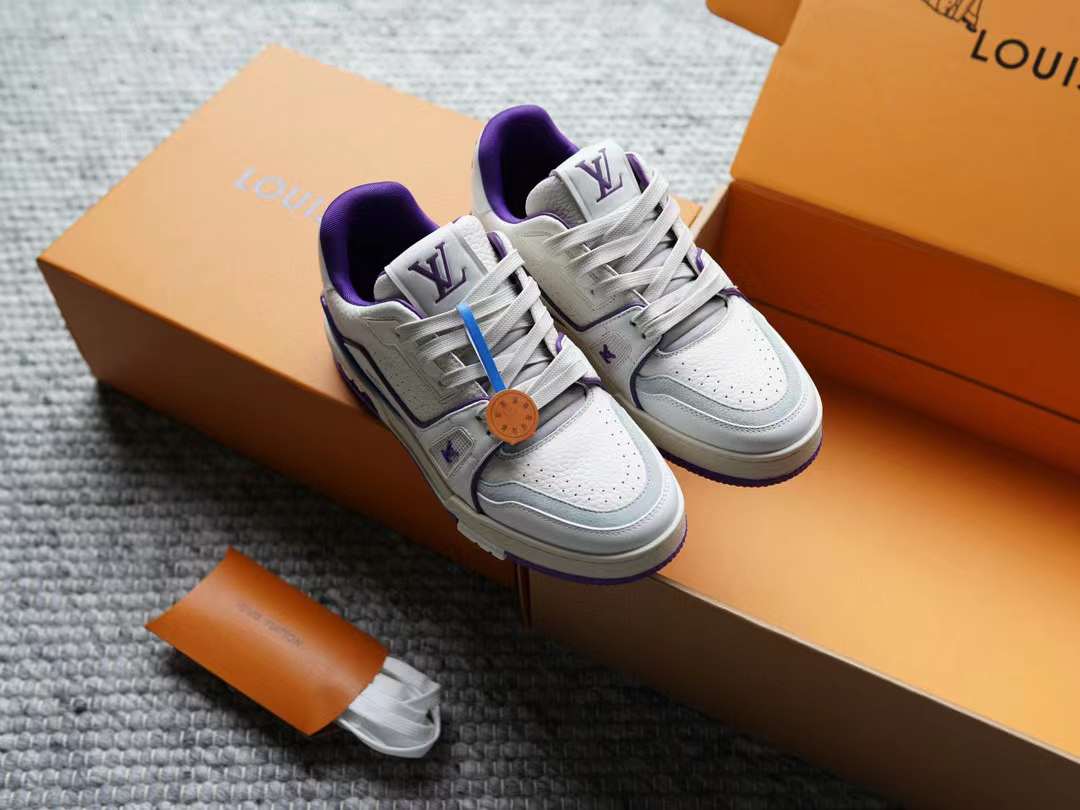 Louis Vuitton Trainer 24 view 1