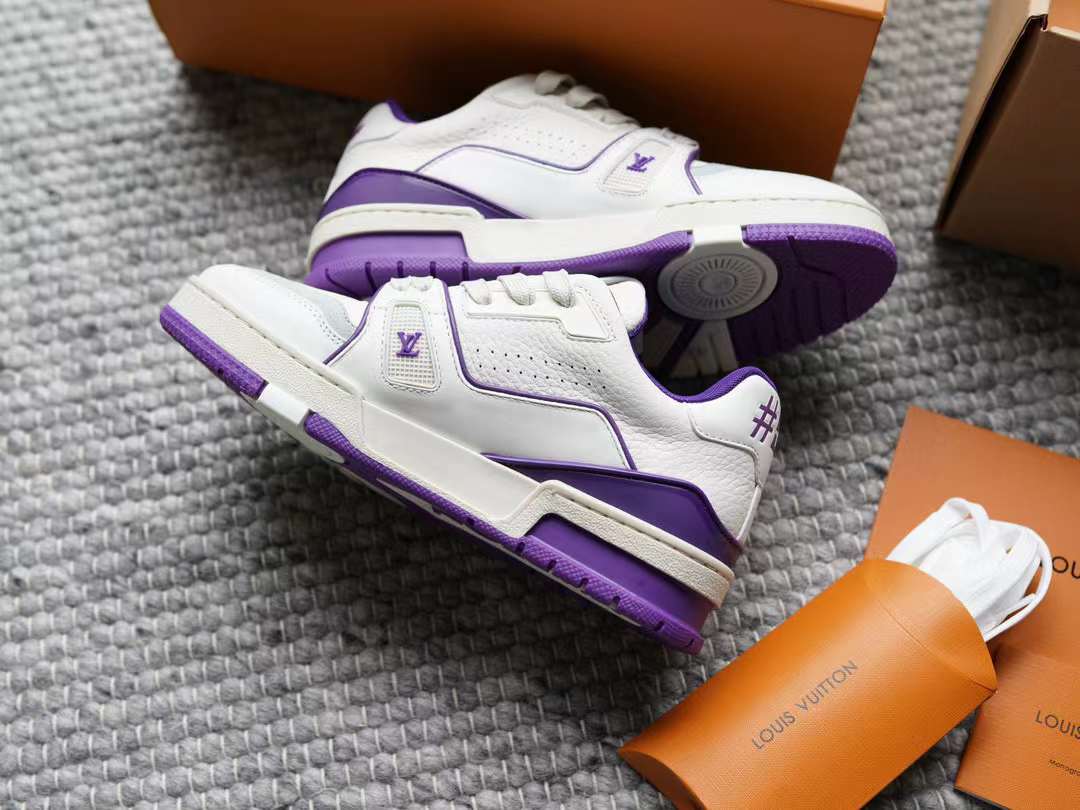 Louis Vuitton Trainer 24 view 5