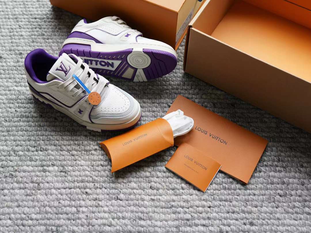 Louis Vuitton Trainer 24 view 8