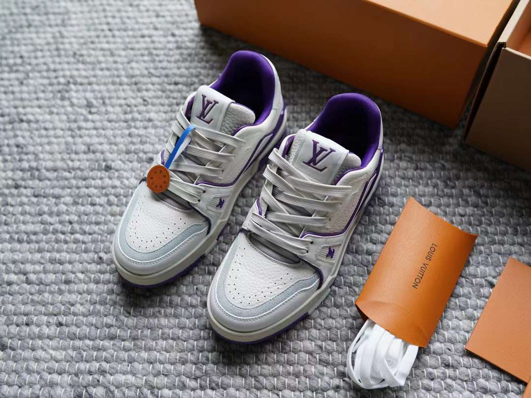 Louis Vuitton Trainer 24 view 9