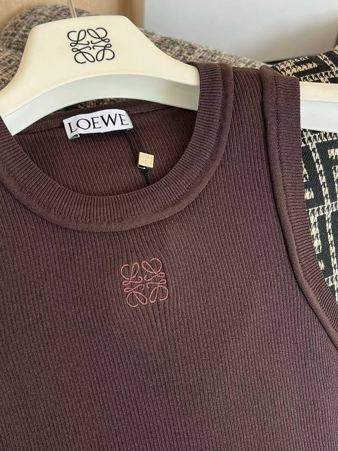 Loewe Vest view 6