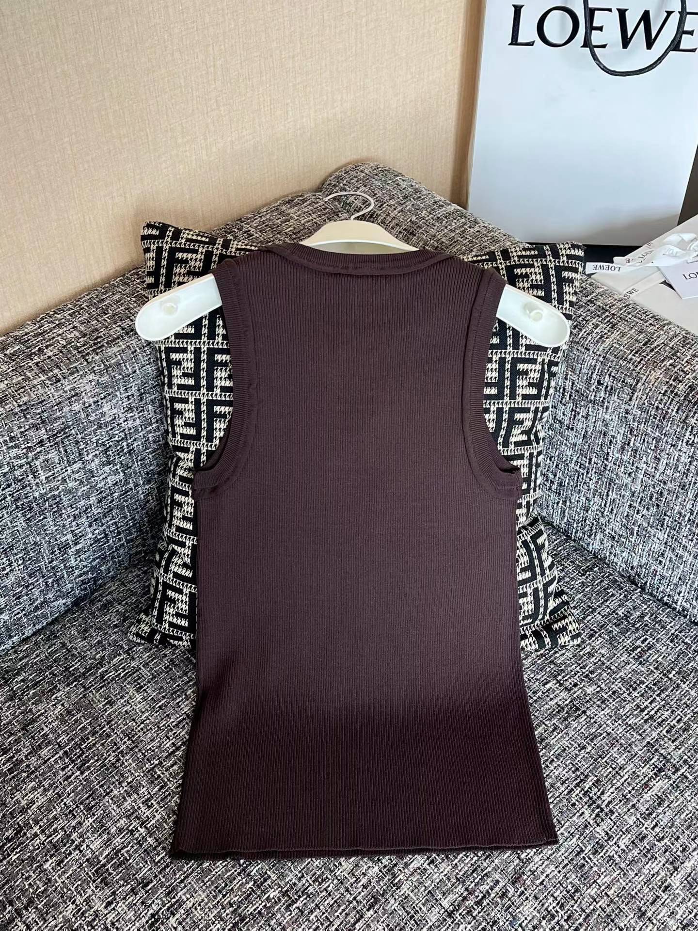 Loewe Vest view 9