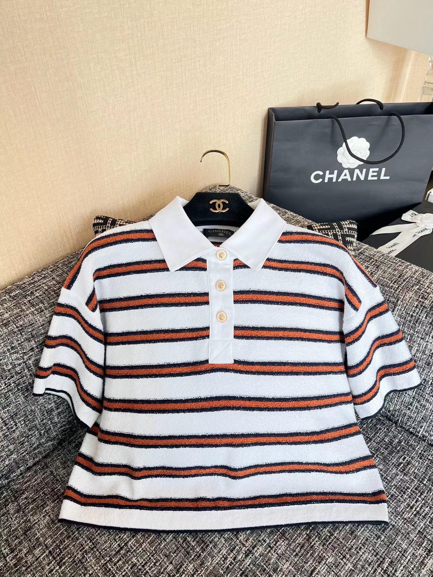 Chanel Knitted short-sleeved shirt view 2