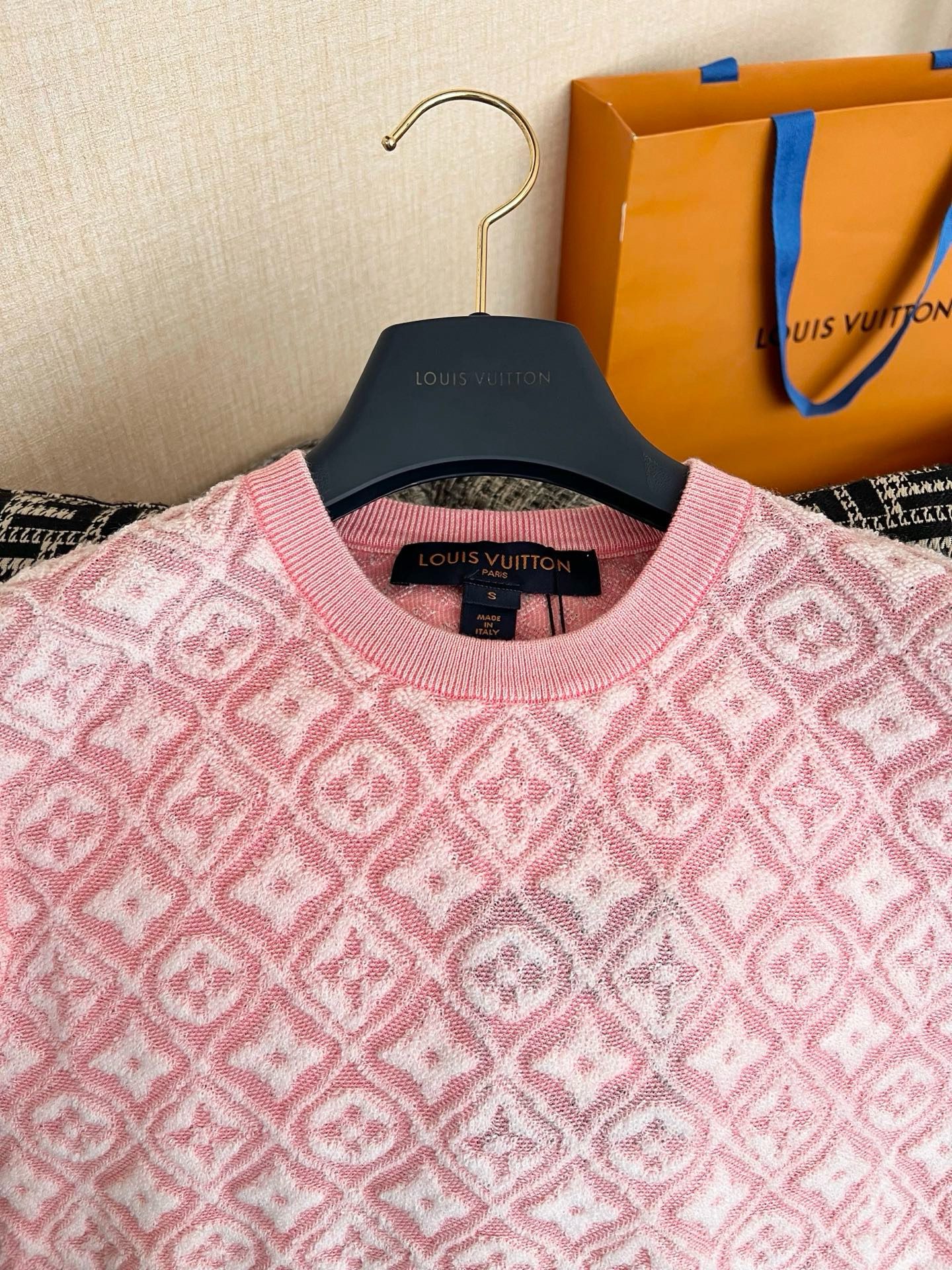 Louis Vuitton Knitted set view 3