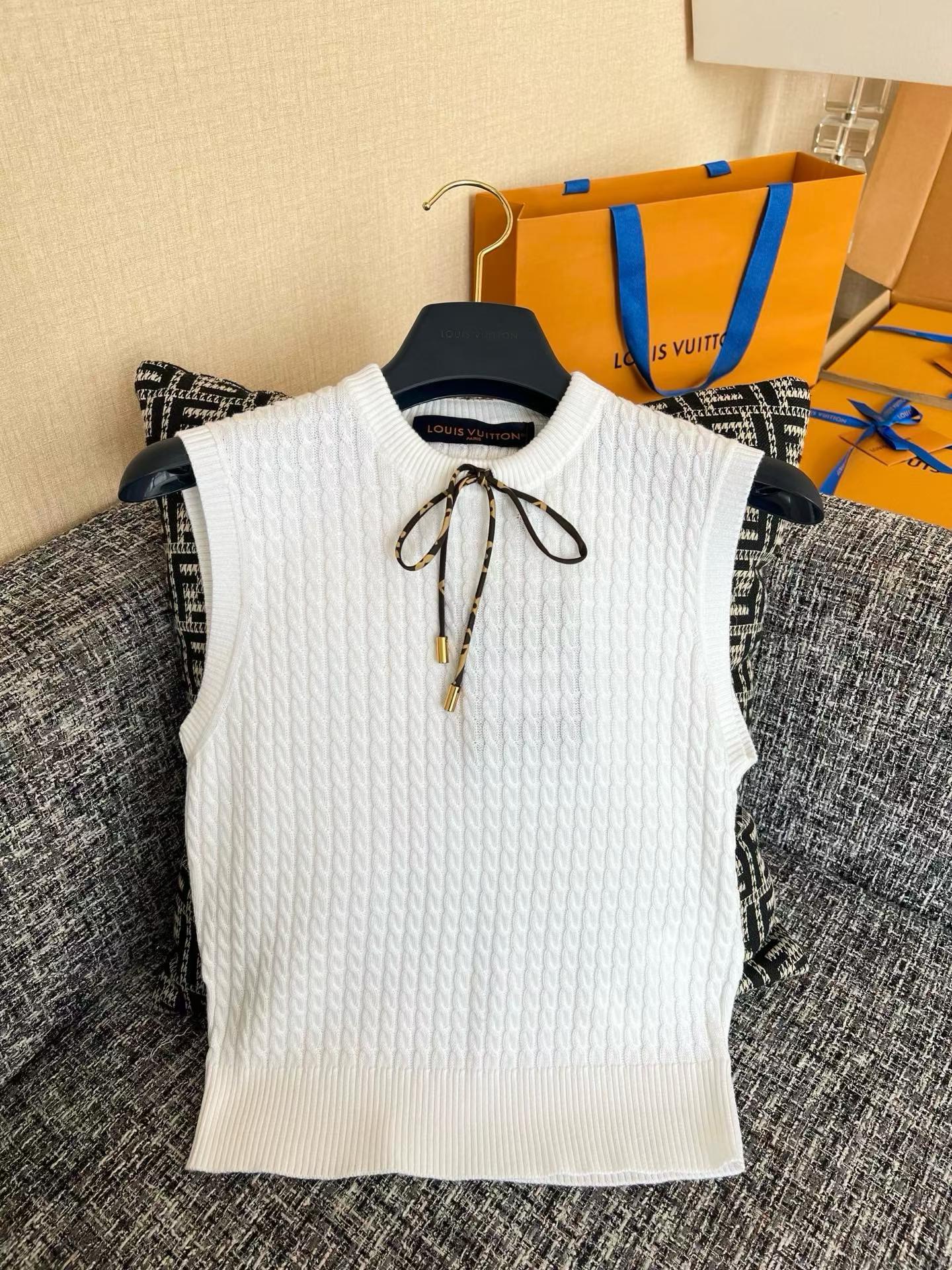 Louis Vuitton Knitted set view 2