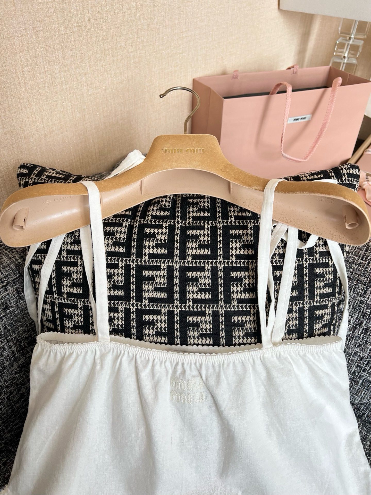Miu Miu Set view 3