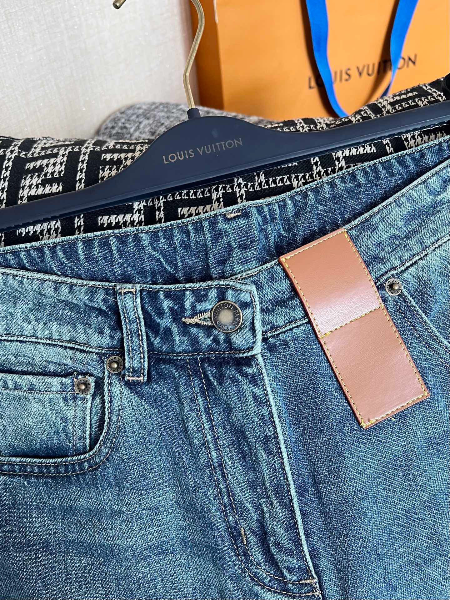 Louis Vuitton Jeans view 5