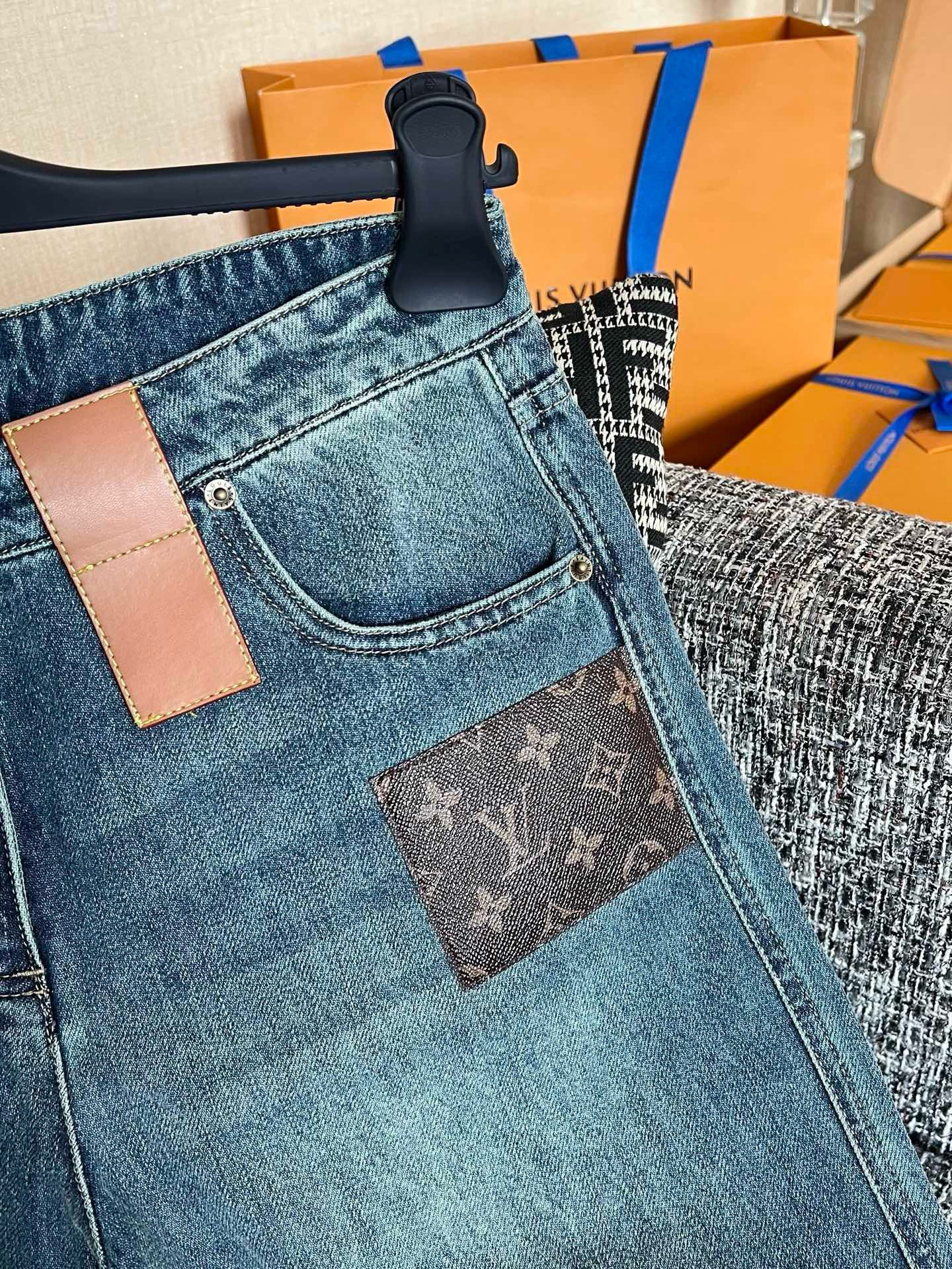 Louis Vuitton Jeans view 6