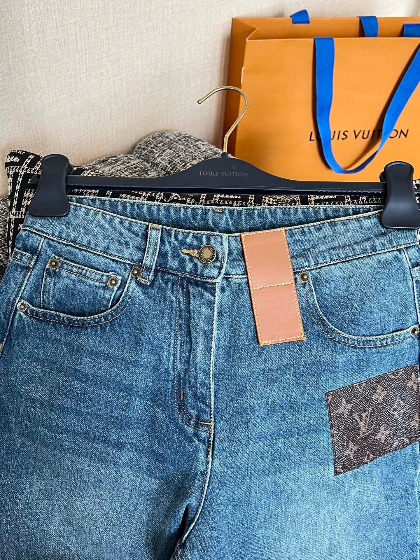 Louis Vuitton Jeans view 3