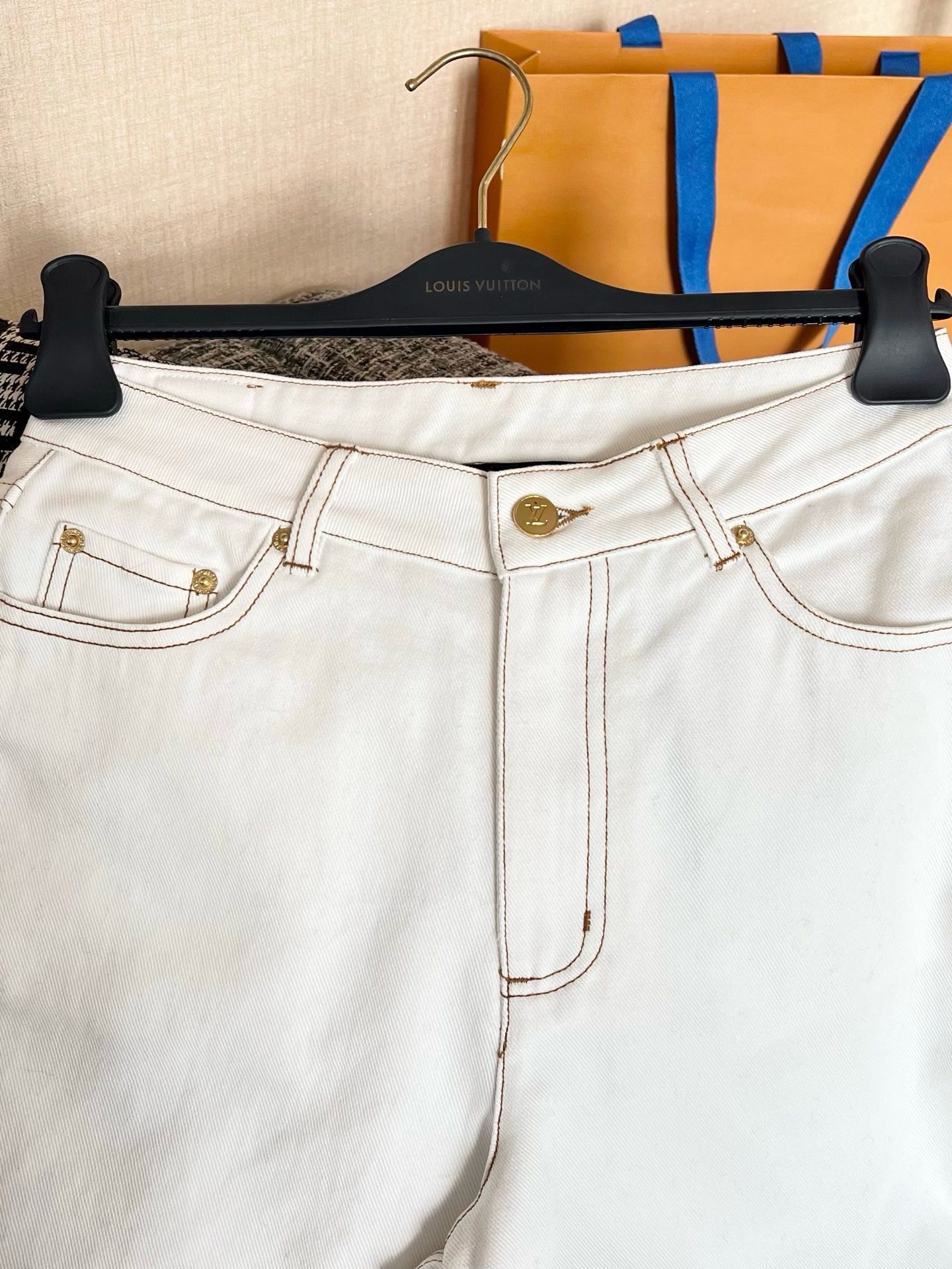 Louis Vuitton Jeans view 3