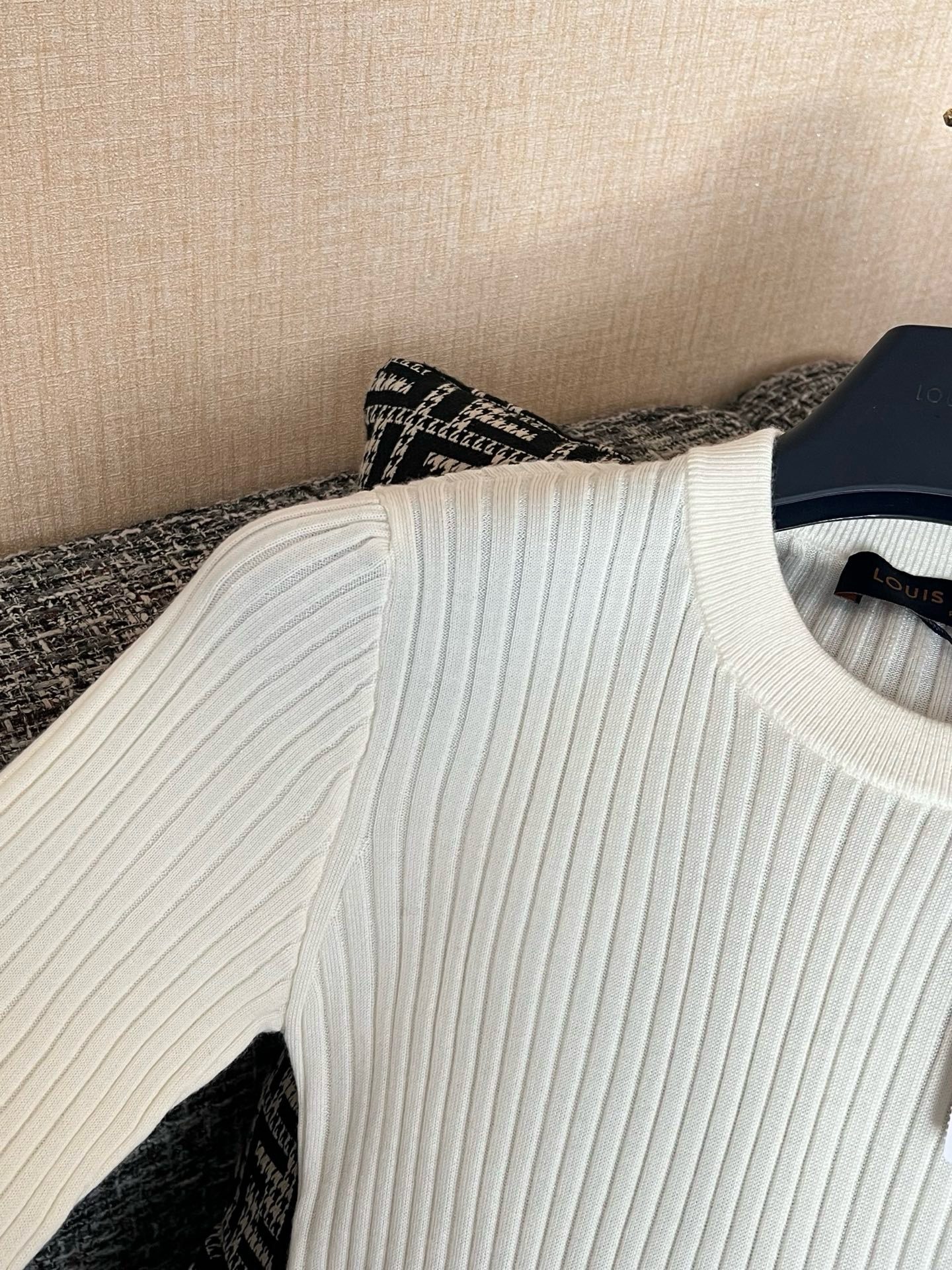 Louis Vuitton Knitted short-sleeved shirt view 5