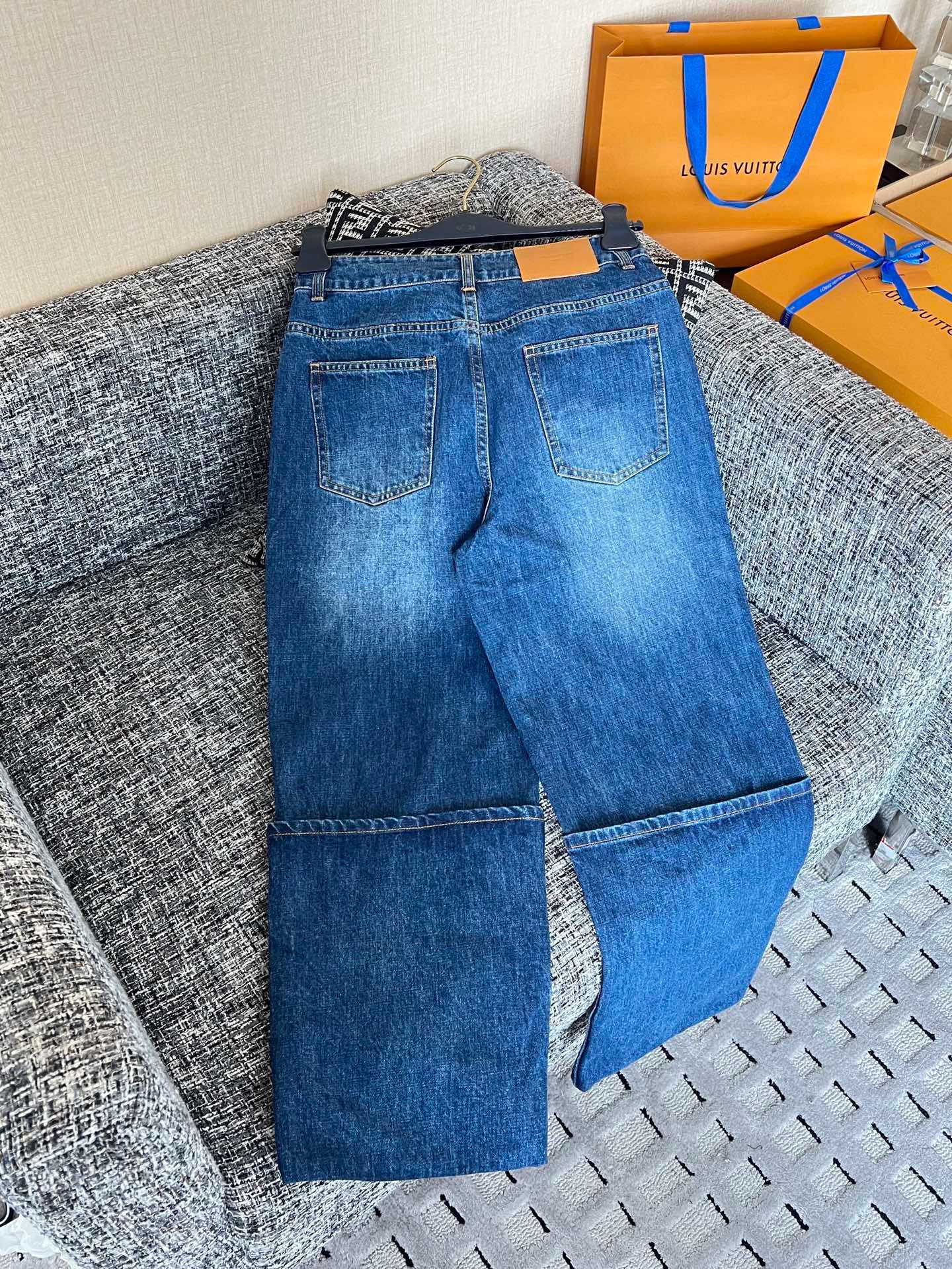 Louis Vuitton Jeans view 10