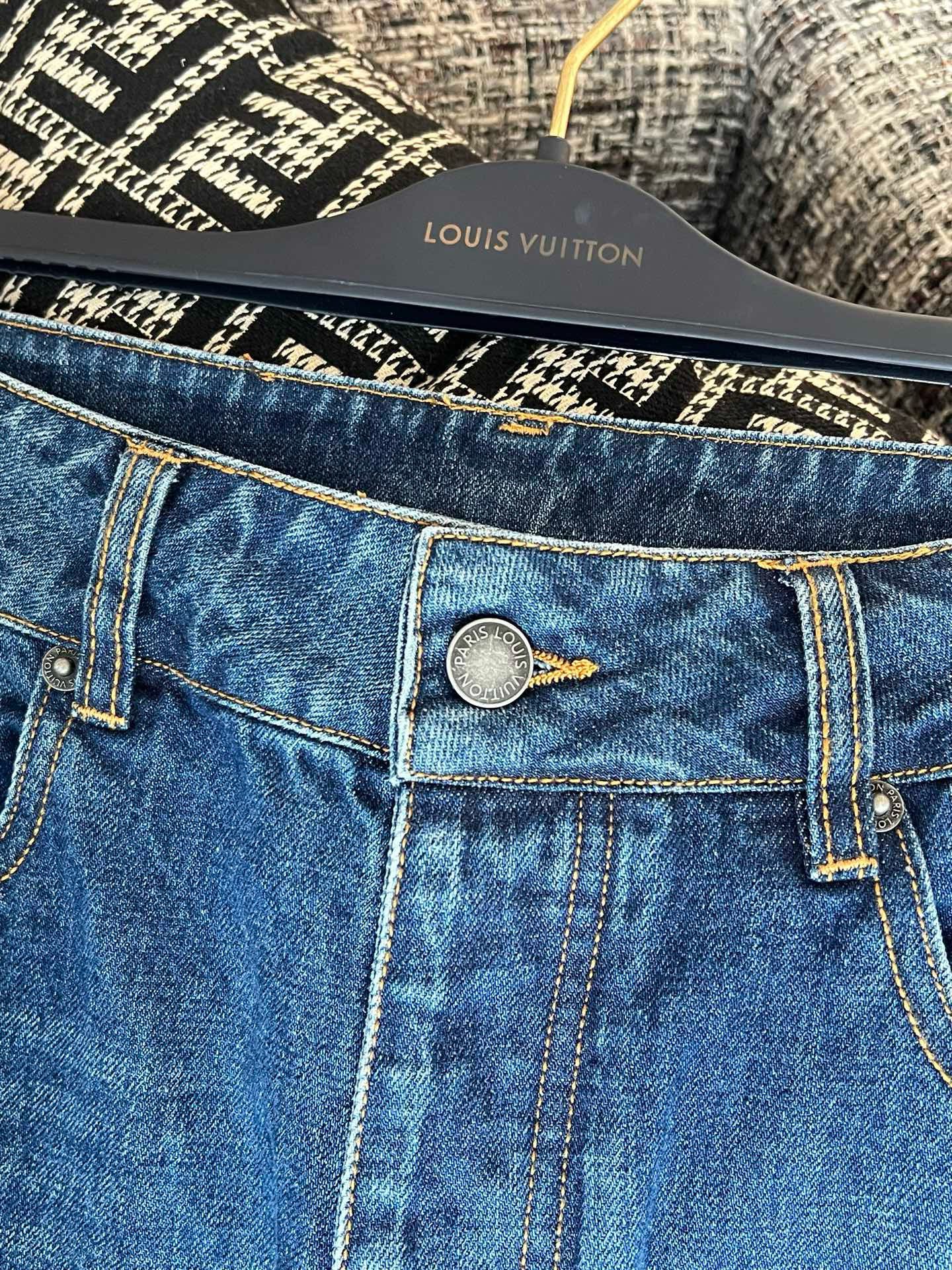 Louis Vuitton Jeans view 5
