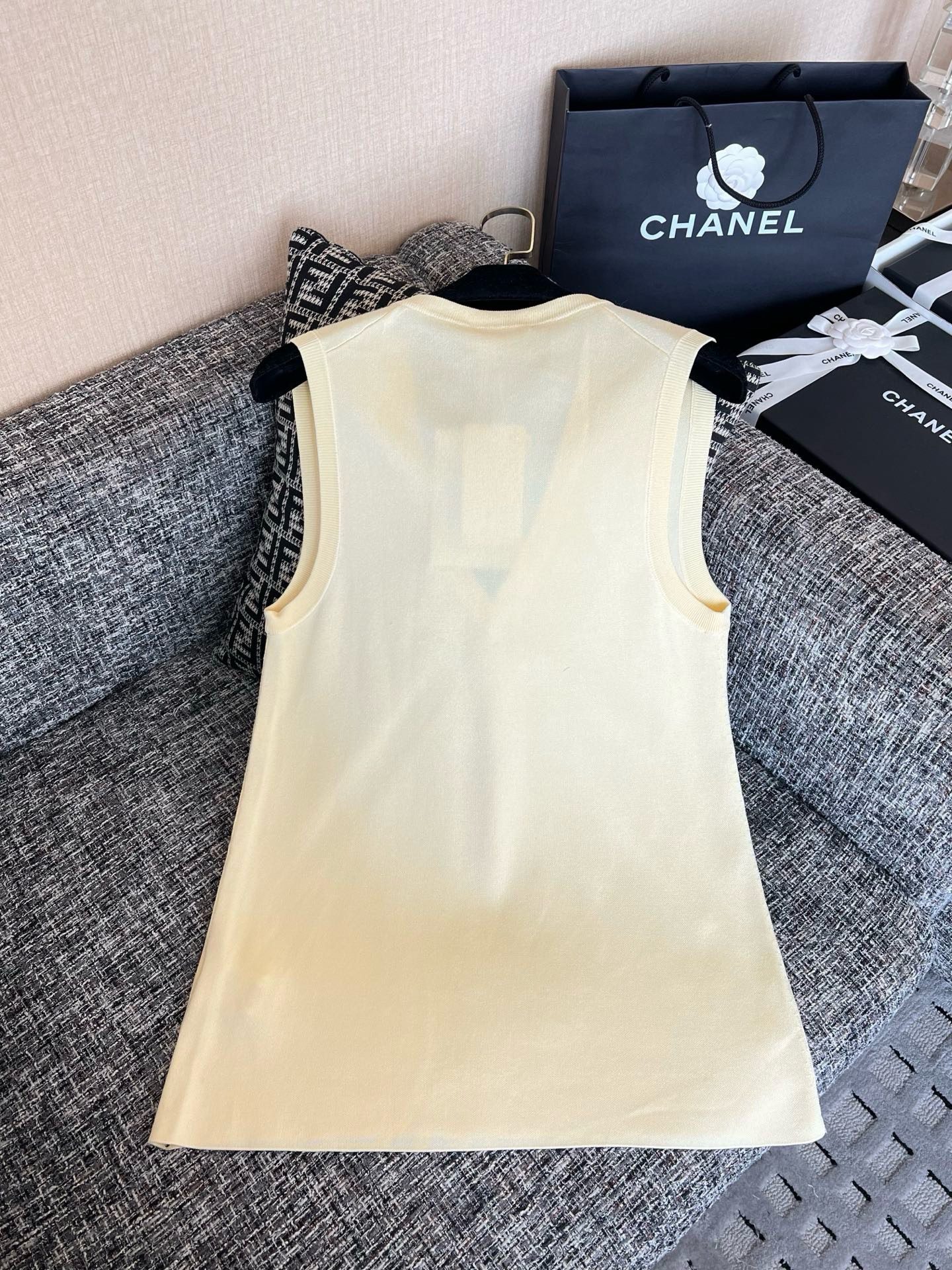 Chanel Vest view 10