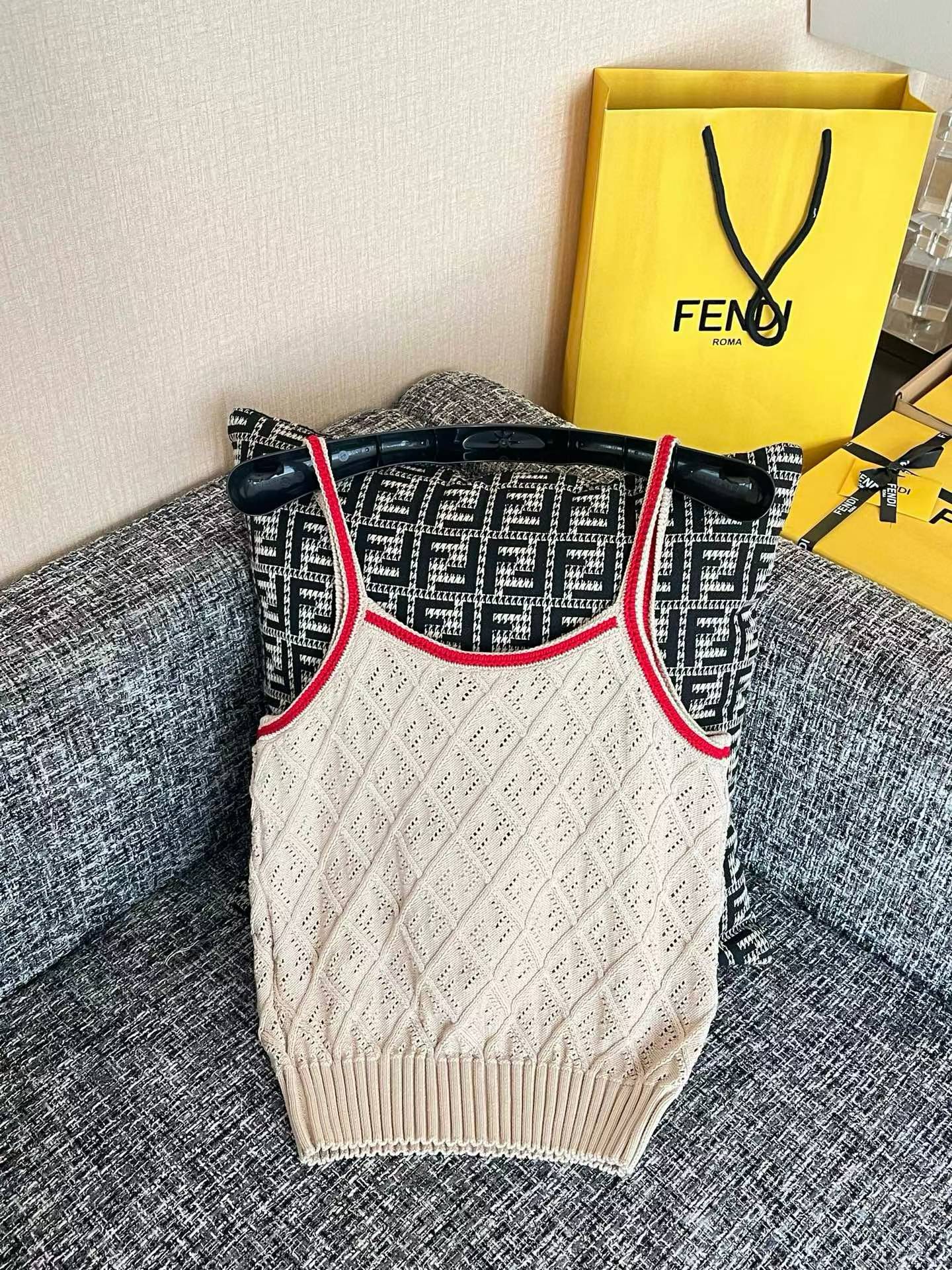 Fendi Vest view 9