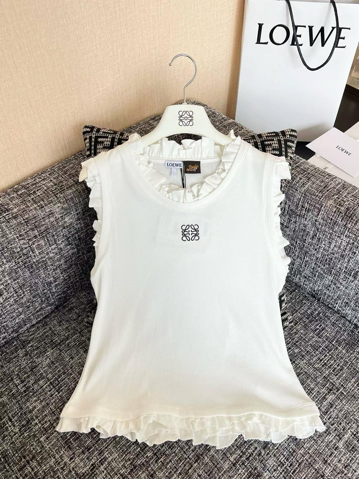 Loewe Vest view 2
