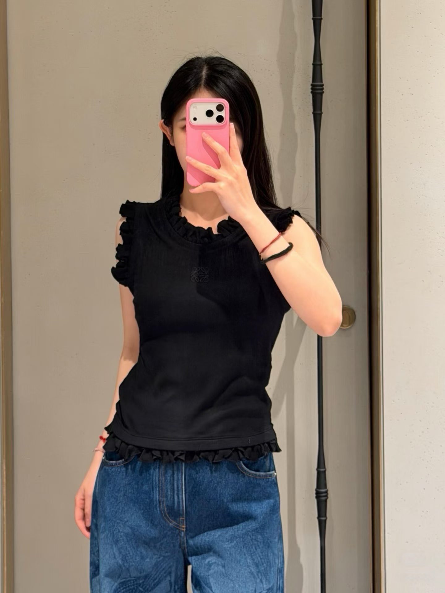 Loewe Vest view 9